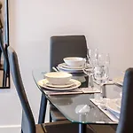Apartment 2br Flat - Free Parking - Fast Wi-fi Bristol
