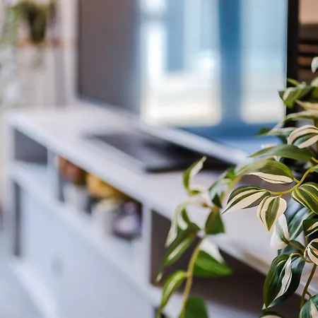 Apartamento Stylish 2Br Flat - Free Parking - Fast Wi-Fi
