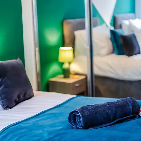 Stylish 2br Flat - Smart Tv - Fast Wi-fi Bristol