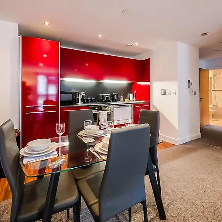 Central 2Br Flat - Free Parking - Fast Wi-Fi - Smart Tv Apartment Bristol