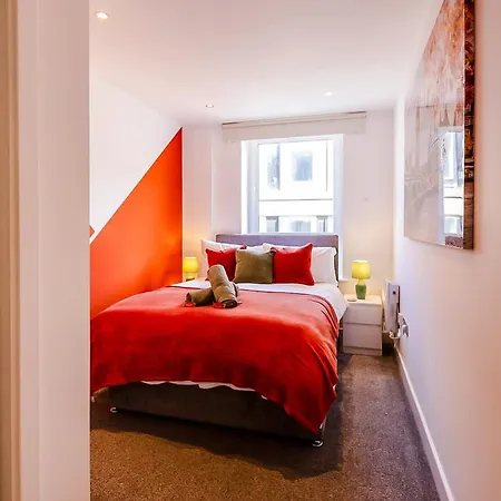 Central 2Br Flat - Free Parking - Fast Wi-Fi - Smart Tv Apartment