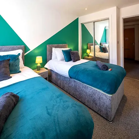 Central 2Br Flat - Free Parking - Fast Wi-Fi - Smart Tv Apartment