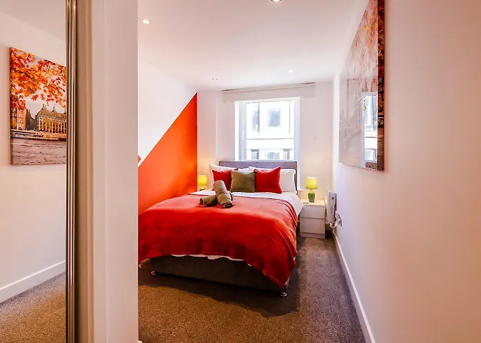 Apartment Stylish 2br Flat - Smart Tv - Fast Wi-fi *