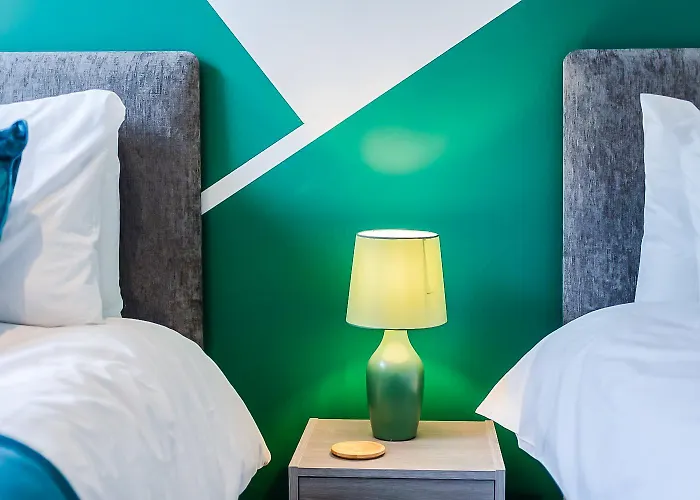 2br Flat - Free Parking - Fast Wi-fi Lejlighed