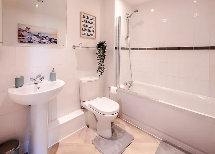 Apartment Stylish 2br Flat - Smart Tv - Fast Wi-fi *