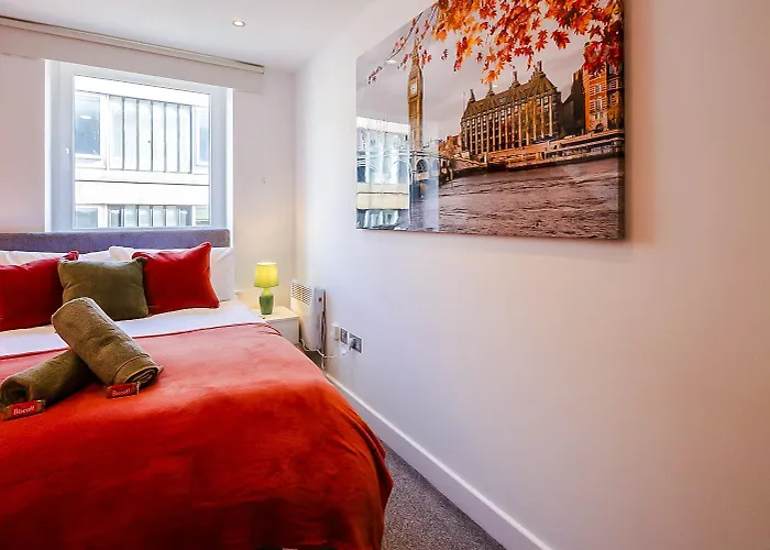 2br Flat - Free Parking - Fast Wi-fi *